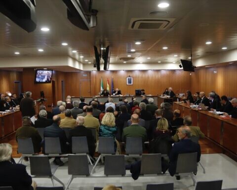 Detalle de la sala del caso 'Astapa' en los Juzgados de Málaga. Álex Zea / Europa Press
