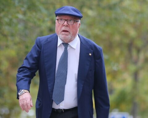 El comisario jubilado José Manuel Villarejo a su llegada a la primera sesión de un juicio en la Audiencia Provincial de Madrid, a 8 de noviembre de 2022. Isabel Infantes / Europa Press