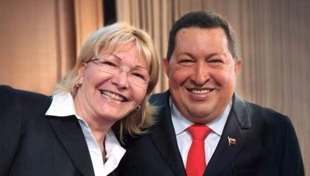 La Fiscal Luisa Ortega Díaz con su amigo Hugo Chávez, Foto del Ministerio Público
