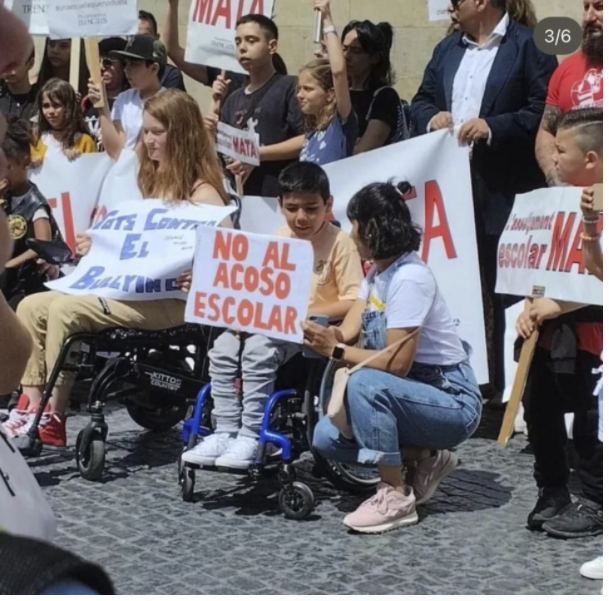 La discapacidad o el aspecto físico son algunas de las cuasas que pueden desencadenar el acoso escolar.