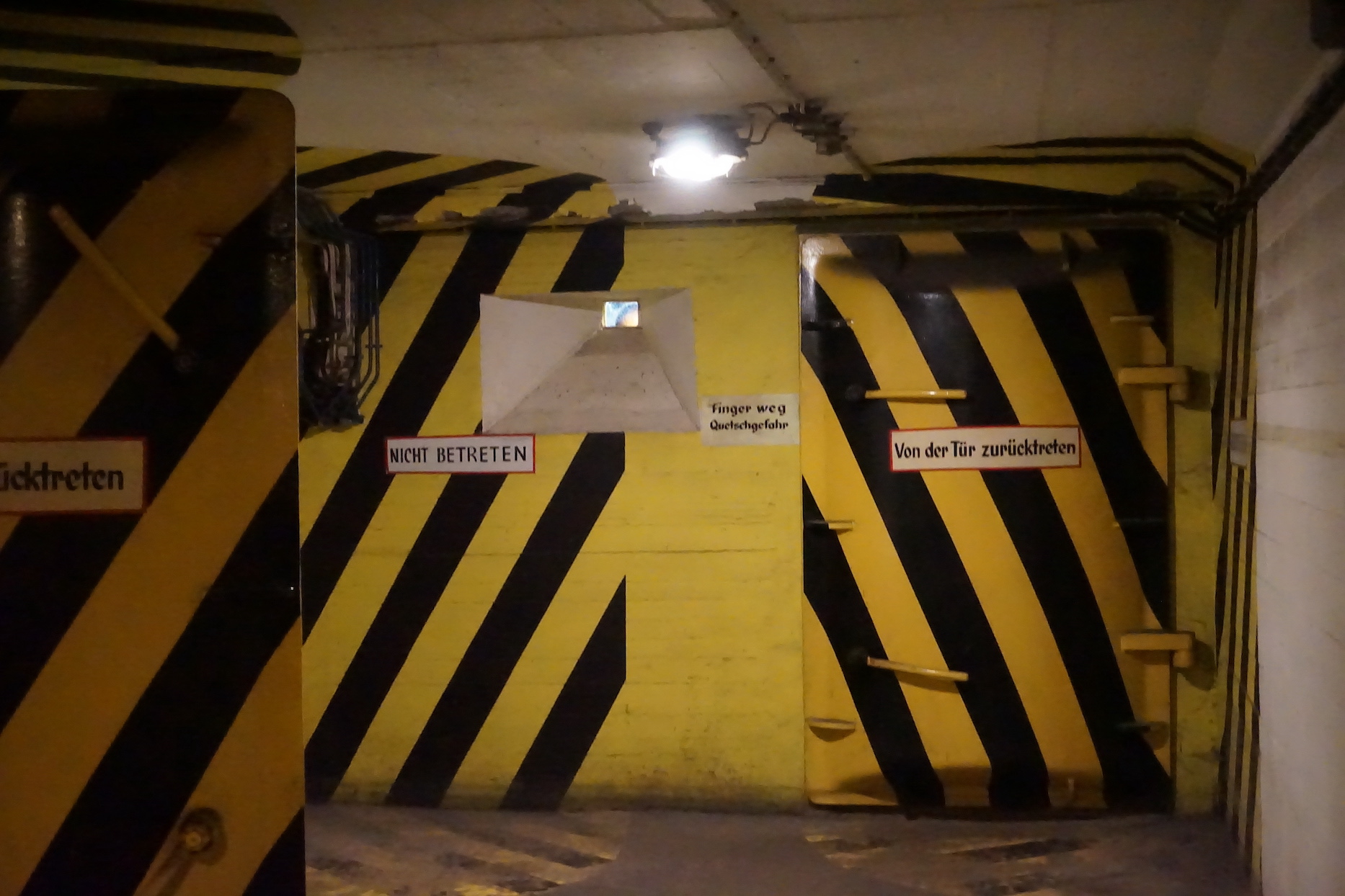 Puerta de entrada al búnker atómico de Hamburgo