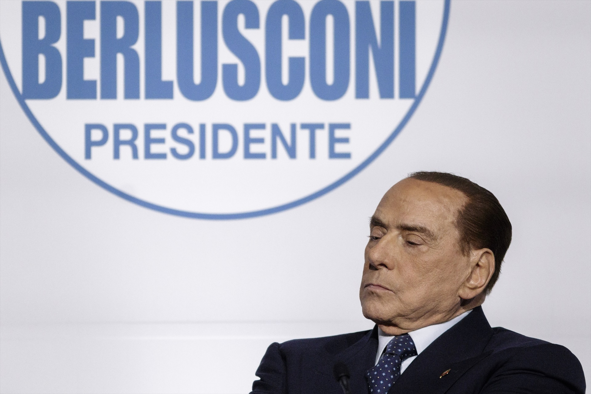 Berlusconi Crónica Libre