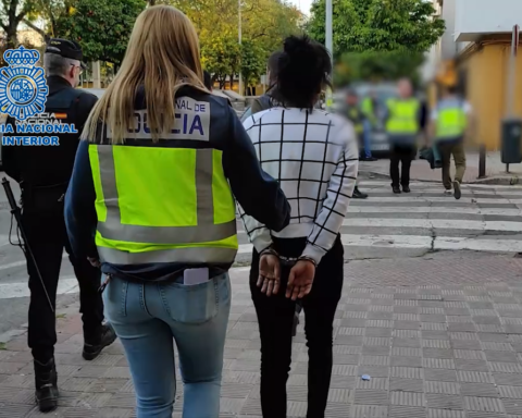 Mujeres detenidas falsificación Crónica Libre
