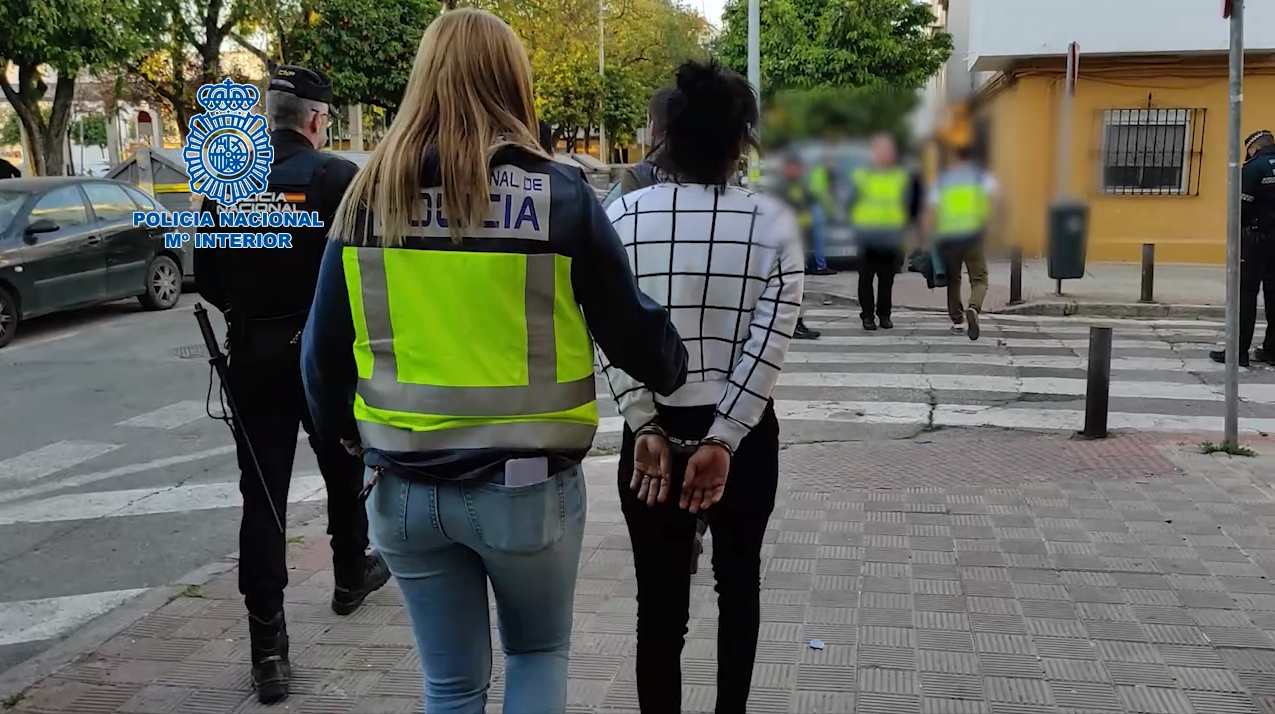 Mujeres detenidas falsificación Crónica Libre