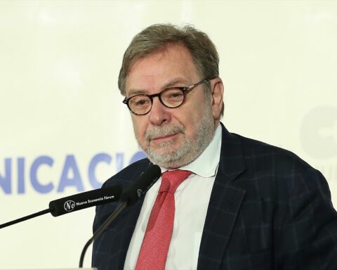 Juan Luis Cebrián. 23-Jodidas Noches Eñectorales crónica Libre