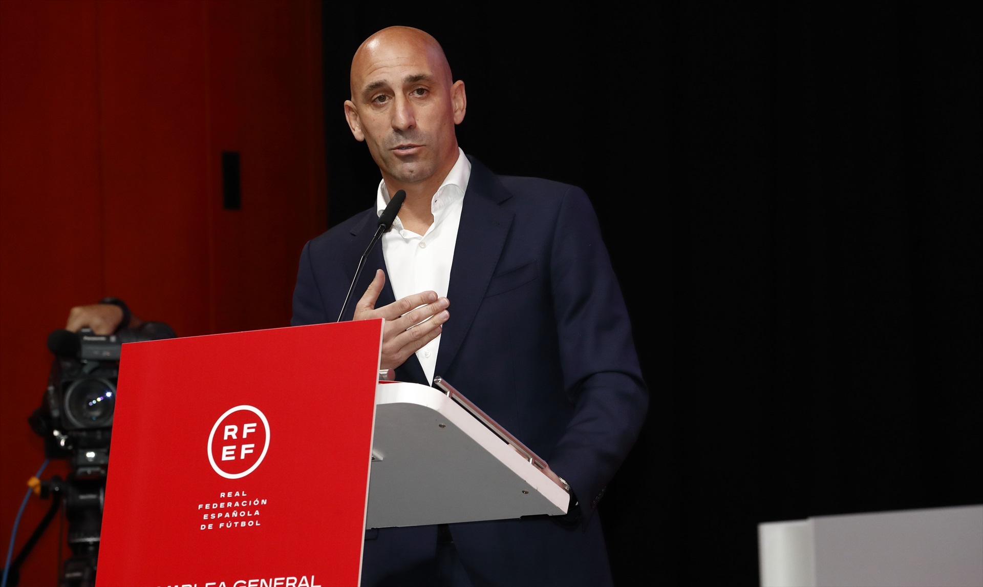 Rubiales dimisión